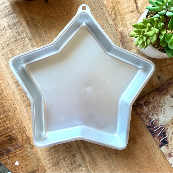 WILTON Cake Pan Star Shape - Picture 2 of 4